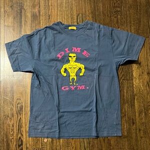 Lightly worn Dime tee shirt size XL in good condition